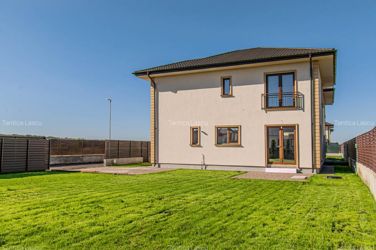 Proiect Aleea cu Tei, 5 vile la cheie, curte amenajata - 21