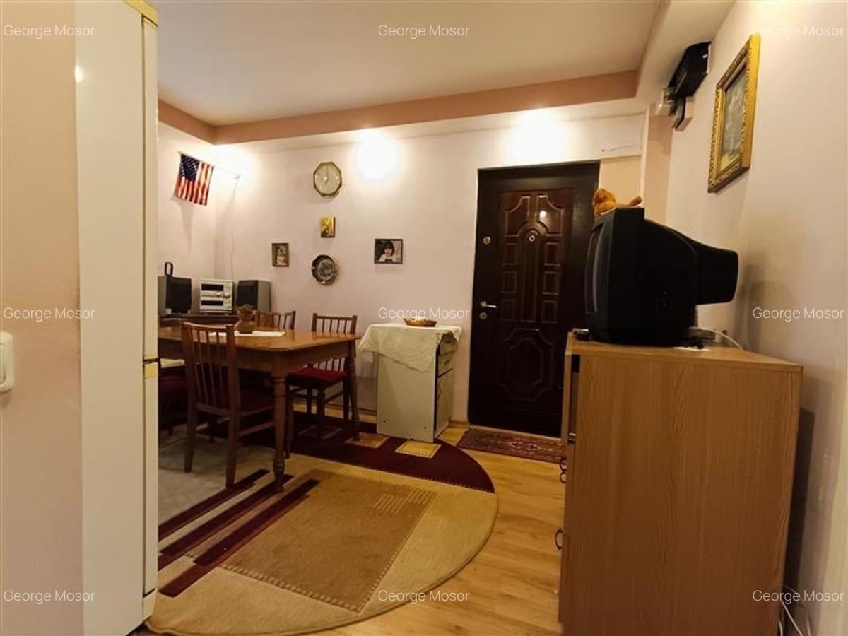 Apartament decomandat,zona de interes, potential ridicat,Calea Bucuresti,Astra,B - 10