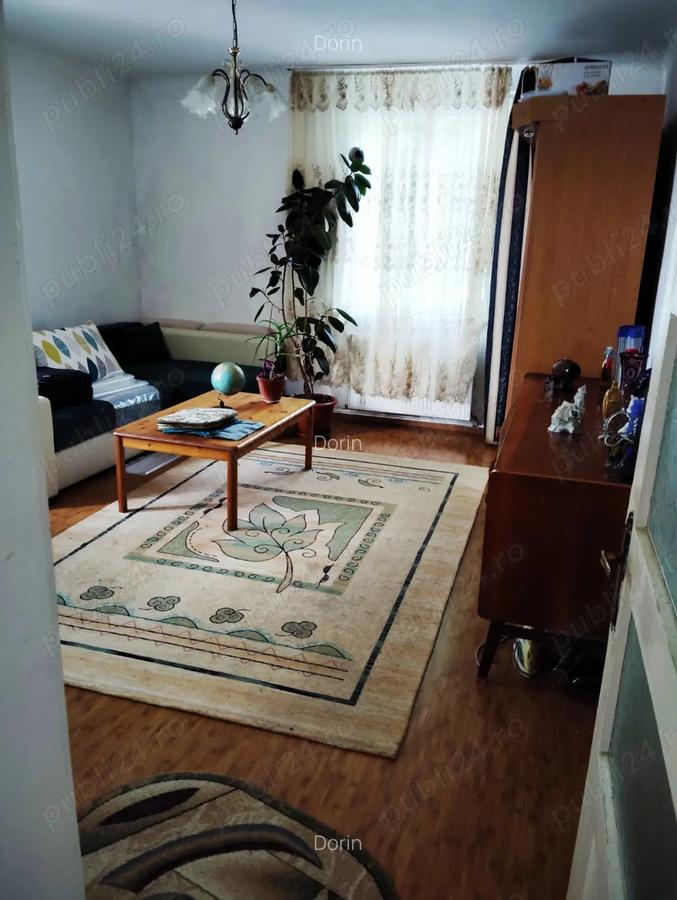 Vand apartament 2 camere, decomandate, OM-Pia?a Eliberarii - 1