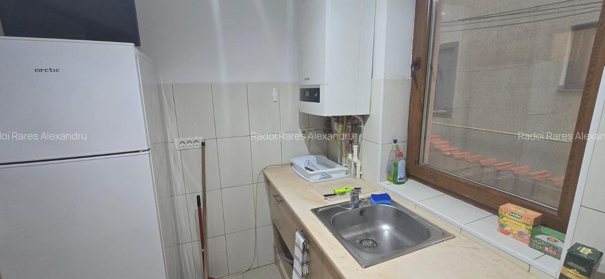 Delfinariu - ap. 2 camere, decomandat, complet mobilat - utilat, parter inalt - 10