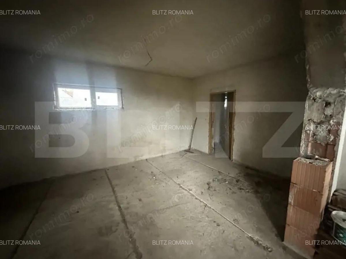 Casa de vanzare, 177 mp, teren 30 ari, zona Doba - 5