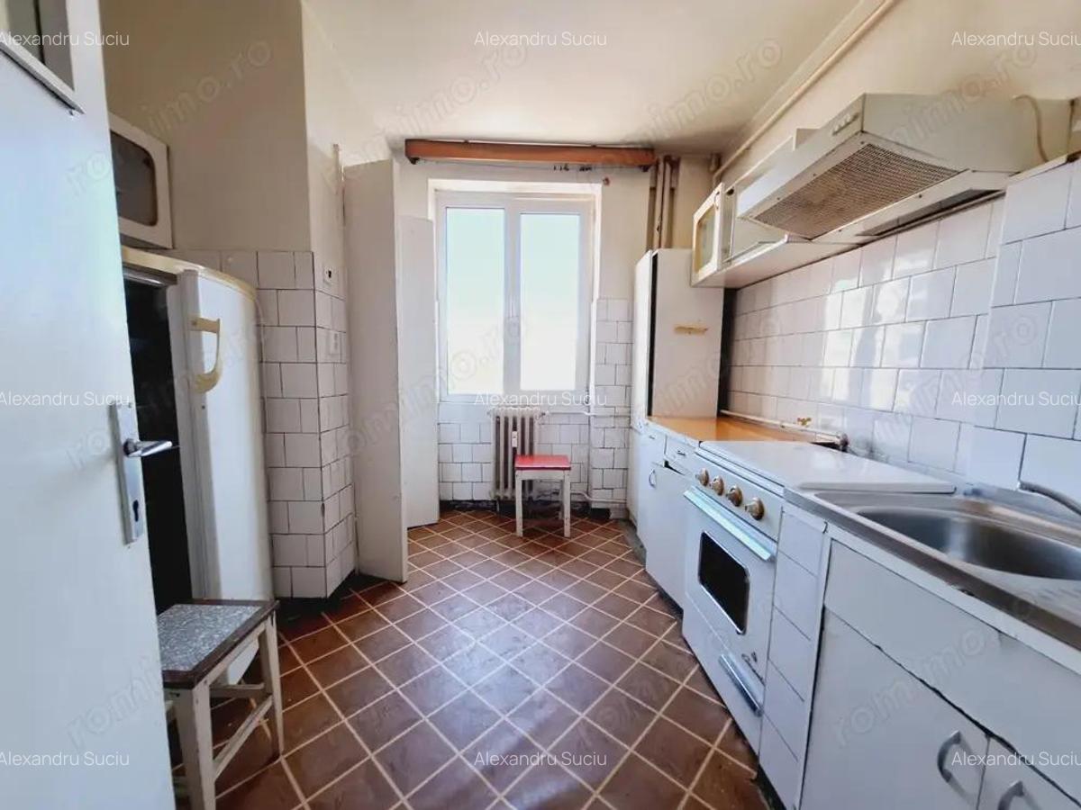 3 CAMERE la pret de Doua!Etaj intermediar!Vedere 2 parti - 9