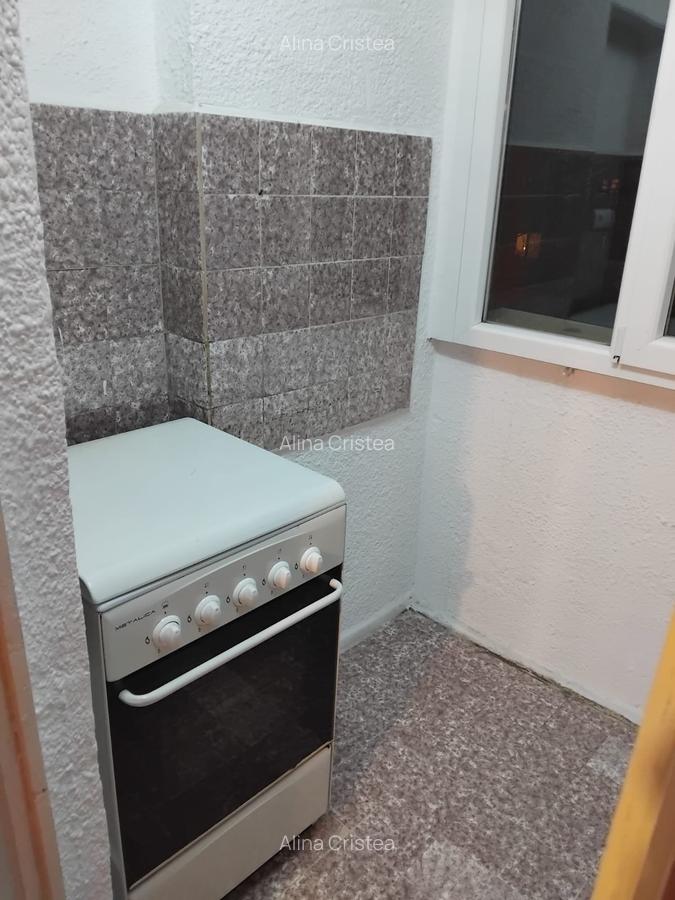 Basarabia - 3 camere , 2 bai, posibilitate montare centrala - 8