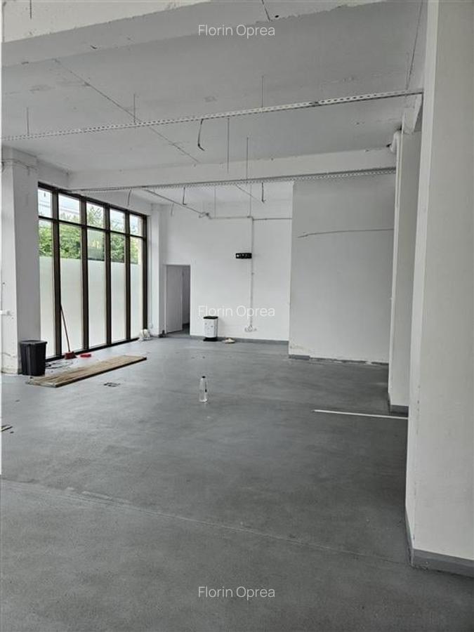 Spatiu Comercial - 200 mp - Showroom - Servicii - Clinica Medicala - 3 Spatiu Comercial - 200 mp - Showroom - Servicii - Clinica Medicala - 3