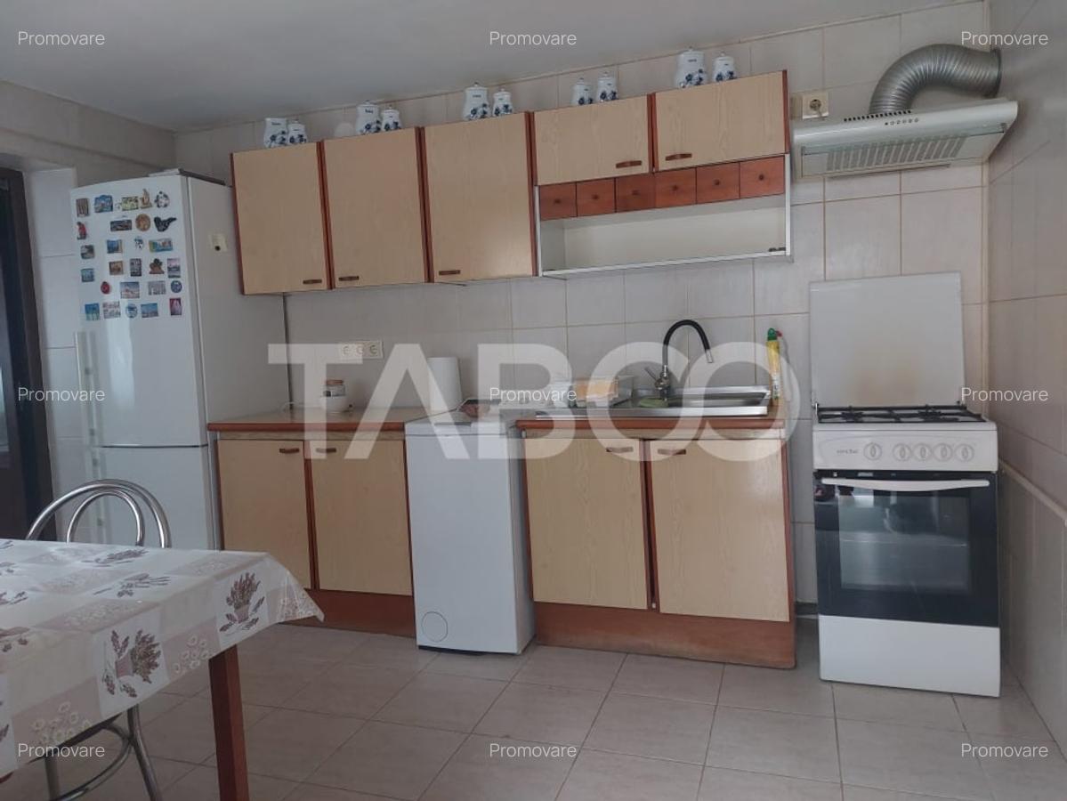 Apartament la casa 97 mpu 5 camere 2 bucatarii 3 bai gradina Cisnadie - 6