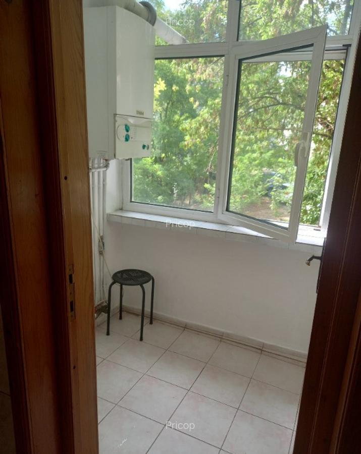 Inchiriez apartamant 3 camere, zona Pacurari (Petru Poni) - 8