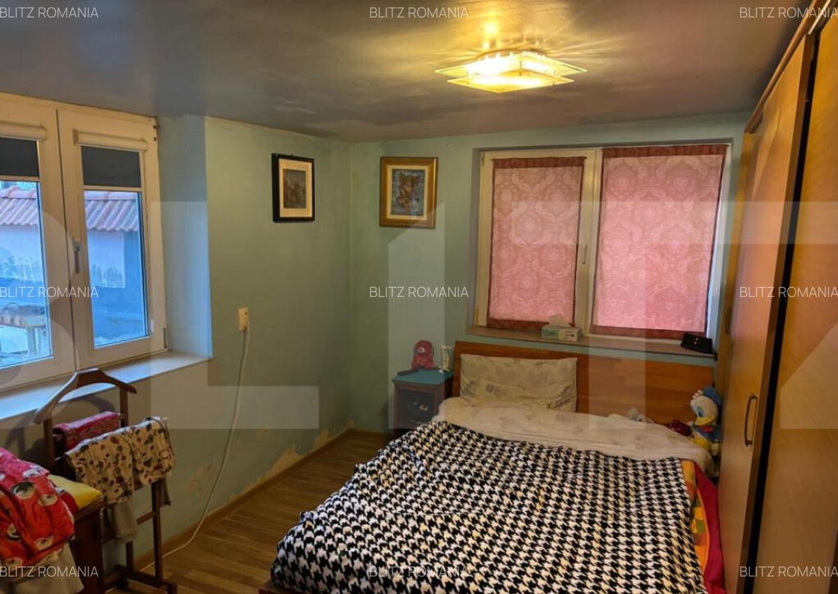 Casa in Iratosu cu teren, apa curenta, centrala termica , - 24