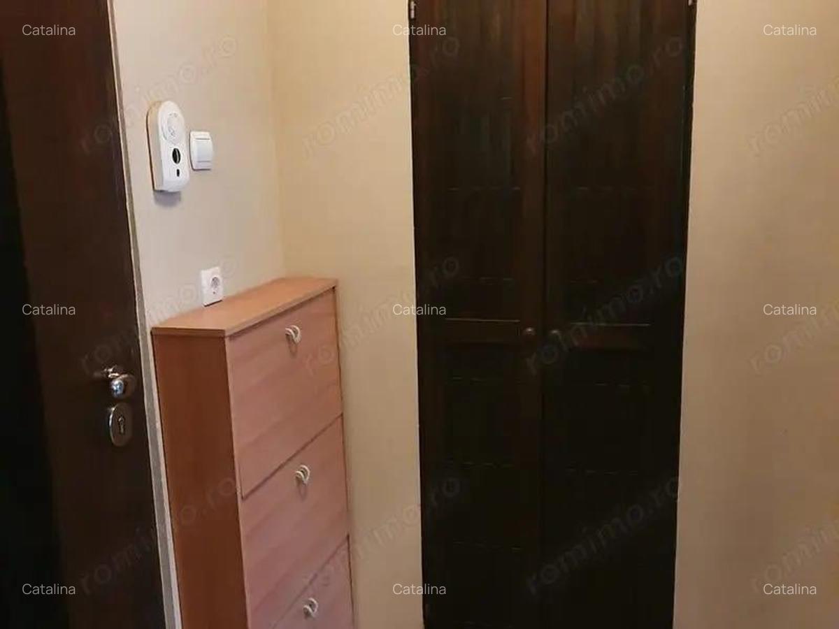 Ofer spre inchiriere o camera situata in Complexul Studentesc pe Aleea Minis - 2