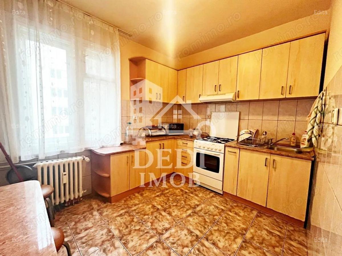 Apartament cu 3 camere de inchiriat Decebal, Oradea - 7