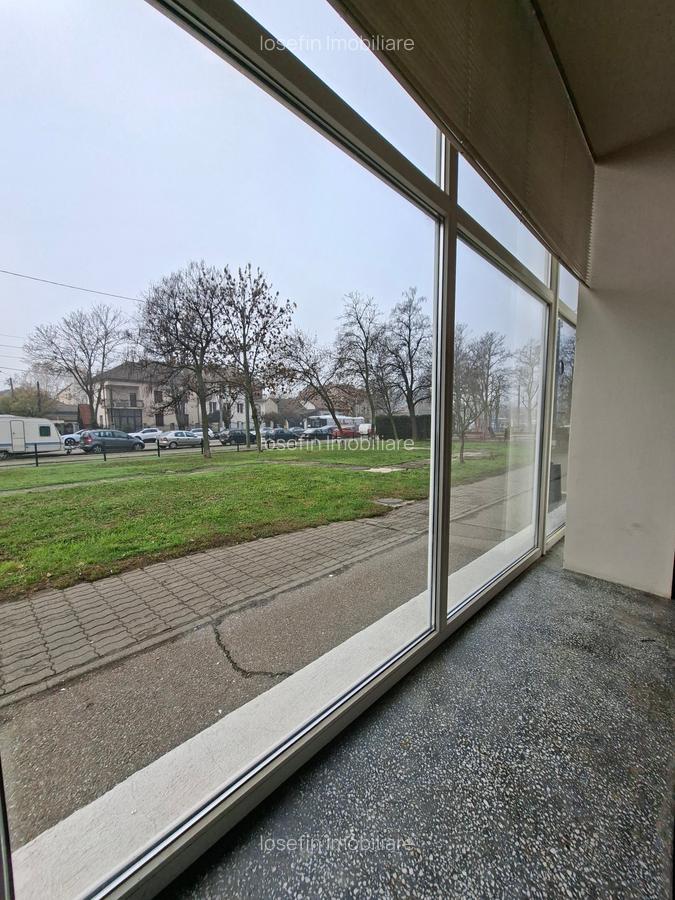 Spatiu comercial cu vitrina, pretabil orice activitate. - 4
