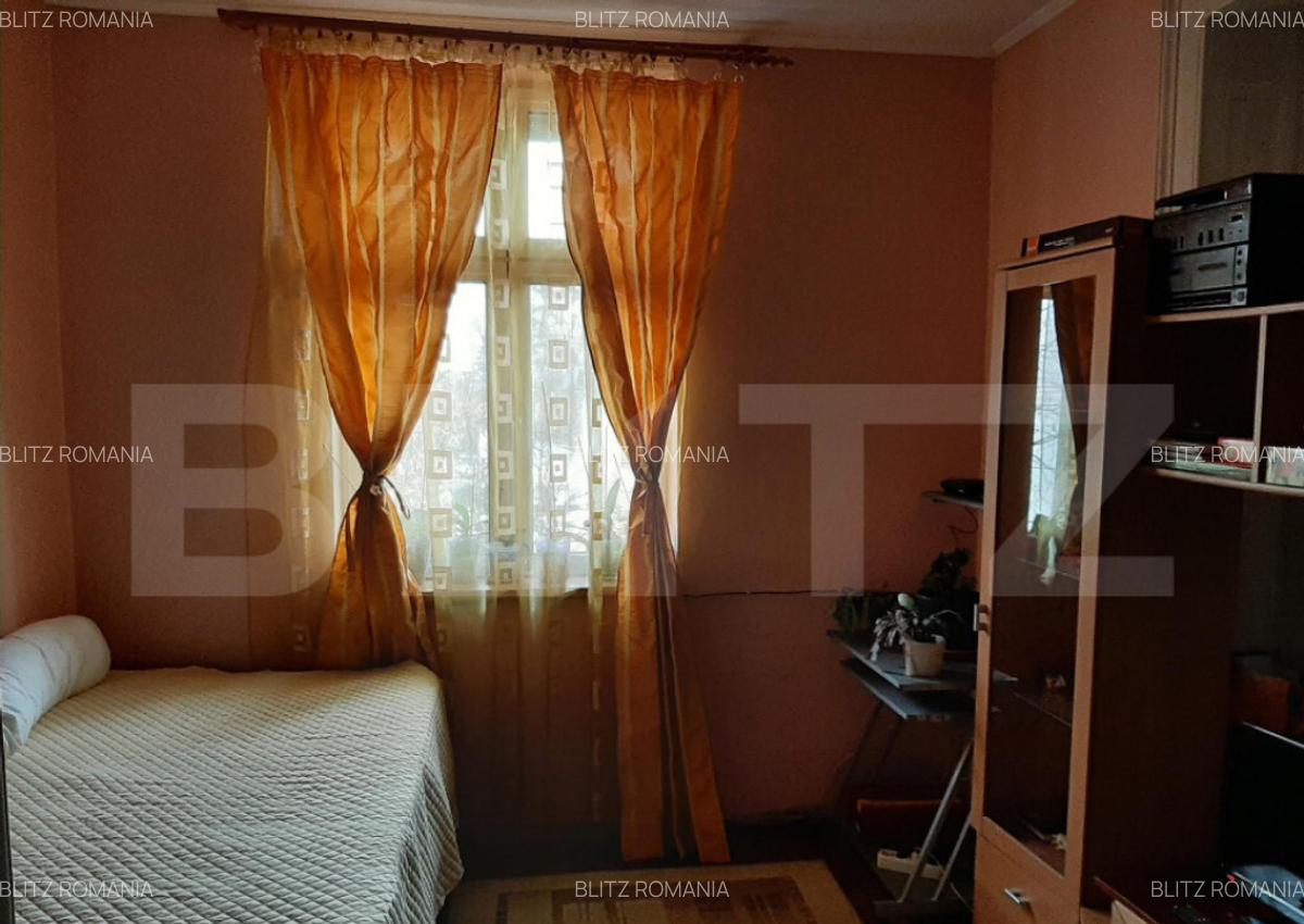 Casa de vanzare, cu 10 camere, suprafata utila 310 mp, zona - 15
