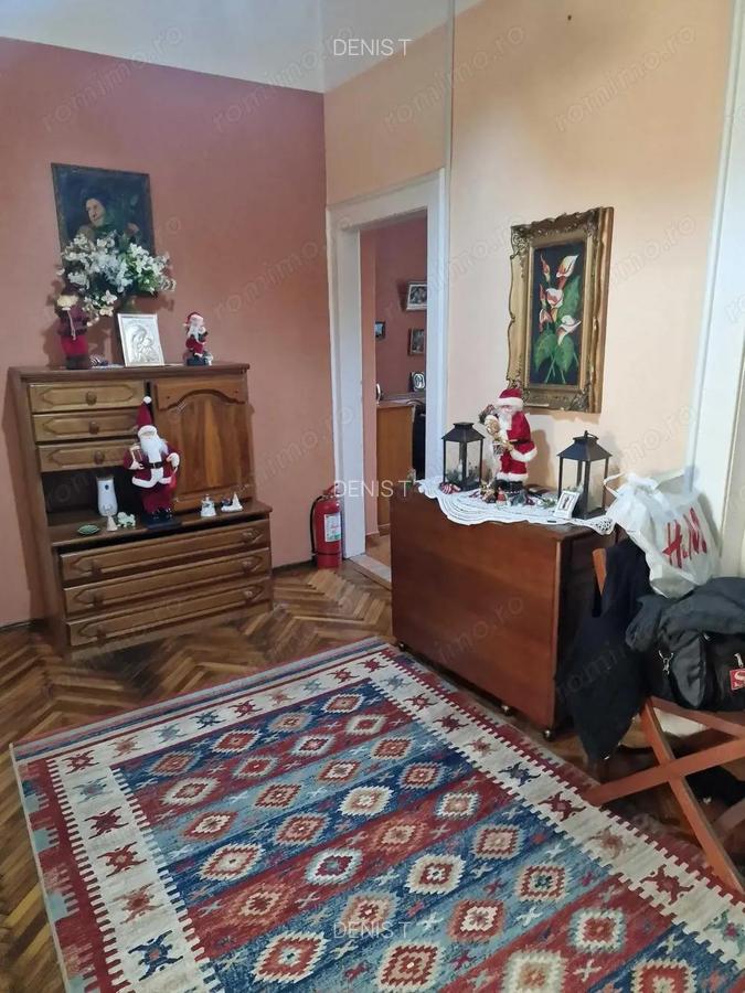Apartament de vanzare 3 camere, Zona centrala - 6