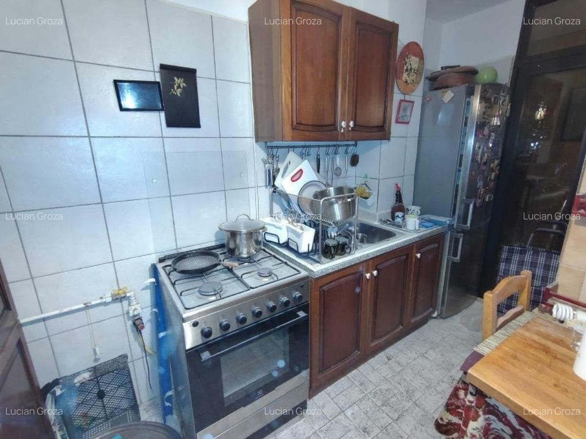 Apartament cu 4 camere decomandat în 1 Mai - 11