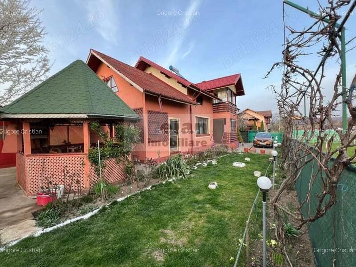 Cheia, Maneciu Pamanteni - Vila 2009, 250mp, 5 Camere, 1300mp Teren - 1