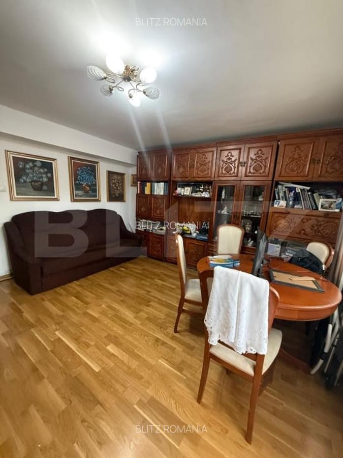 Apartament de vanzare, cu 2 camere, 60 mp, zona Sala Sporturilor, etaj 1/4 - 3