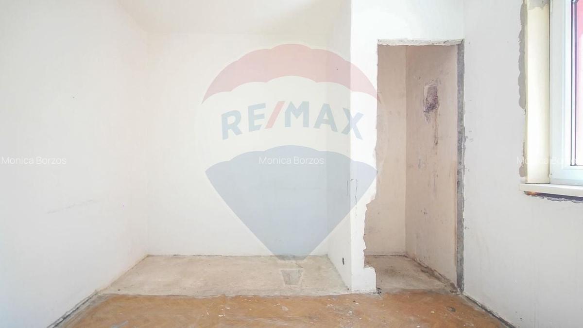 Apartament cu 2 camere de vanzare de renovat,  Bartolomeu - 4