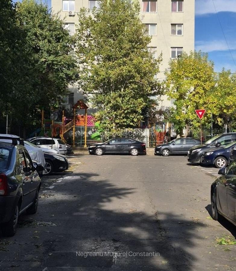 Ap decomandat 4 camere , 2 bau si 2 balcoane-zona Colentina bloc 1986 - 26