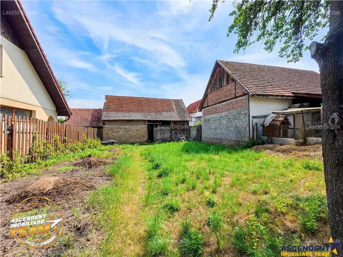Casa traditionala din lemn, cu sura din piatra, Arcus, Covasna. - 7
