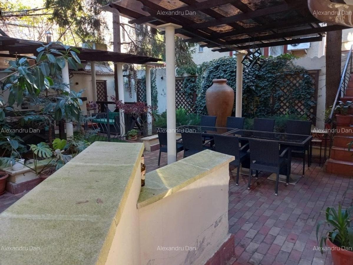 Vila individuala  de vanzare- zona Capitale - 19