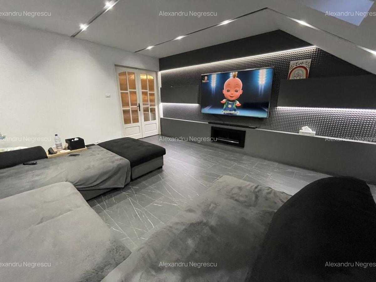 Casa S+P+E+M | 605 mp utili | 10 camere | 3 bucatarii | 4 bai | 3 terase | Garaj - 5