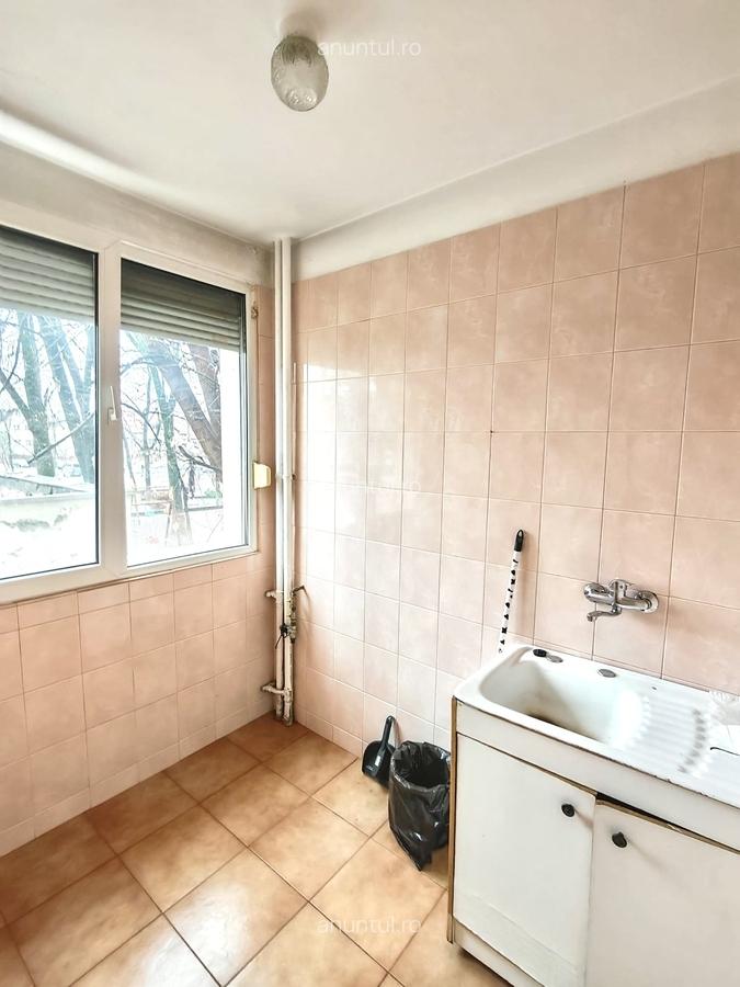 Berceni - Aparatorii Patriei Metrou - 4