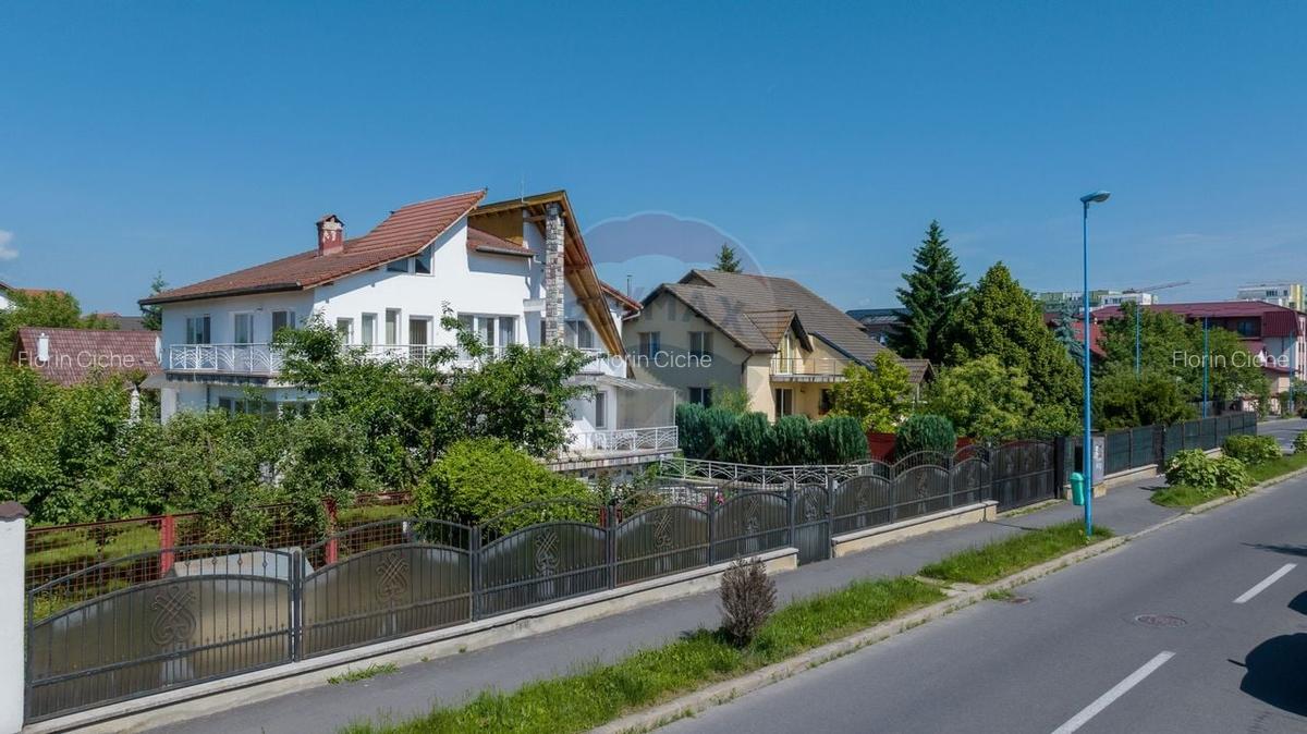 Vila impunatoare, rezidenta cu pretentii, Tractorul, Brasov - 1