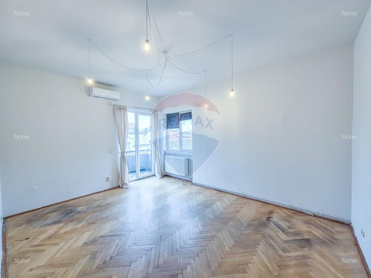 Apartament cu 4 camere de inchiriat, situat in zona Armenesca - 2