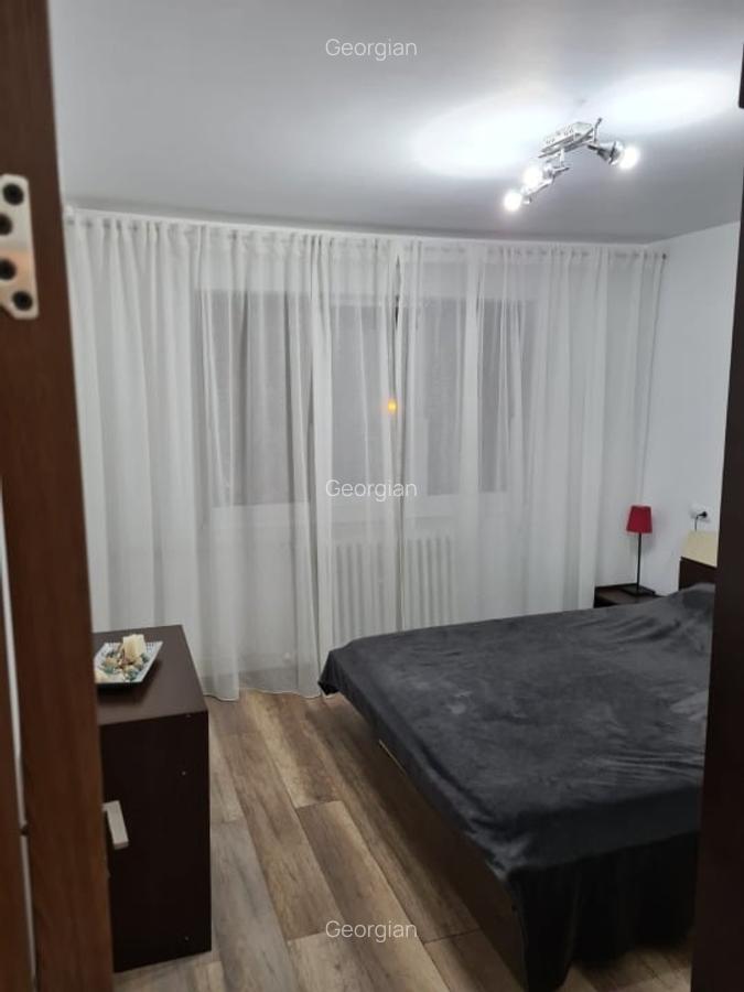 Apartament 3 camere de închiriat - 2