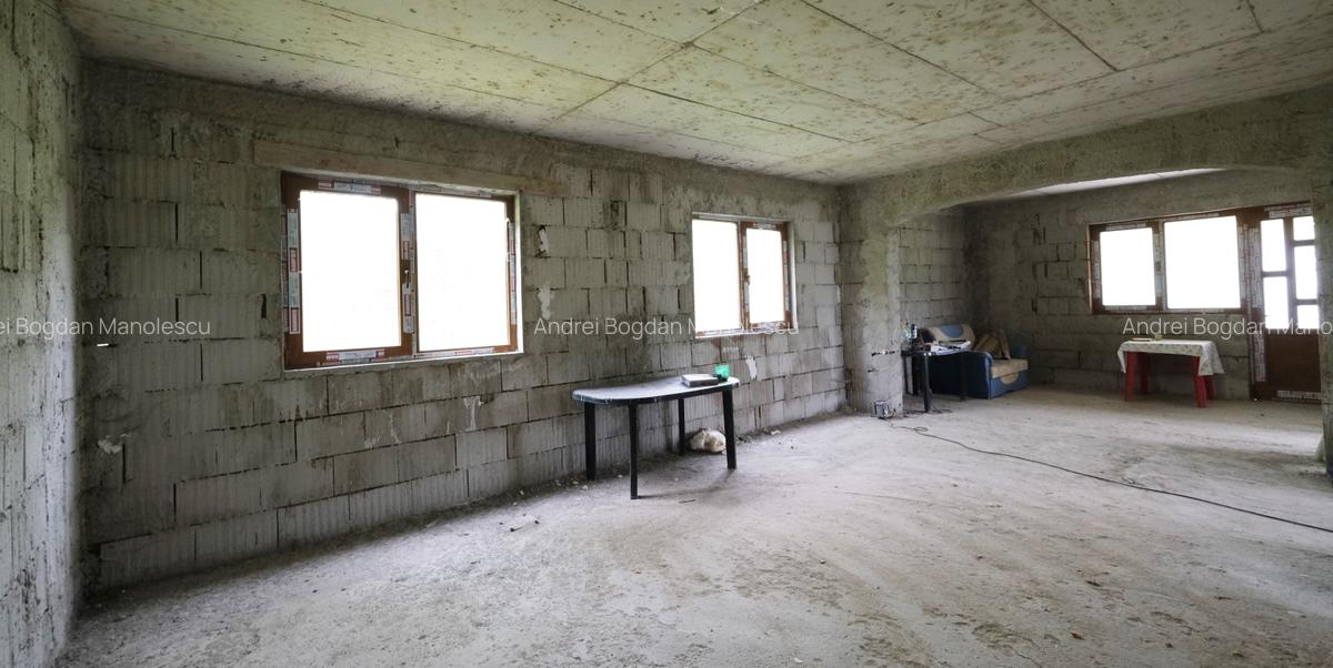 Vanzare vila mare si noua la munte in Cheia judetul Prahova langa padure - 2