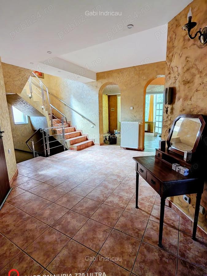 Proprietar vand vila d+p+e+m cu o suprafata generoasa de 540 mp construiti, teren amplu de 950 mp - 3