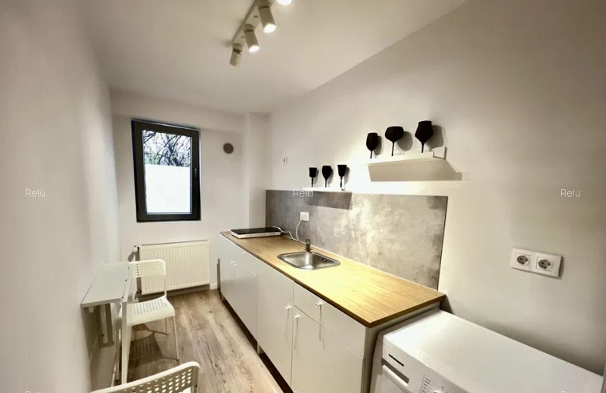 Lacul Tei,bl.2025,et.1/4,PRIMA INCHIRIERE,DECOMANDAT,Amenajat,centrala,mobilat - 3