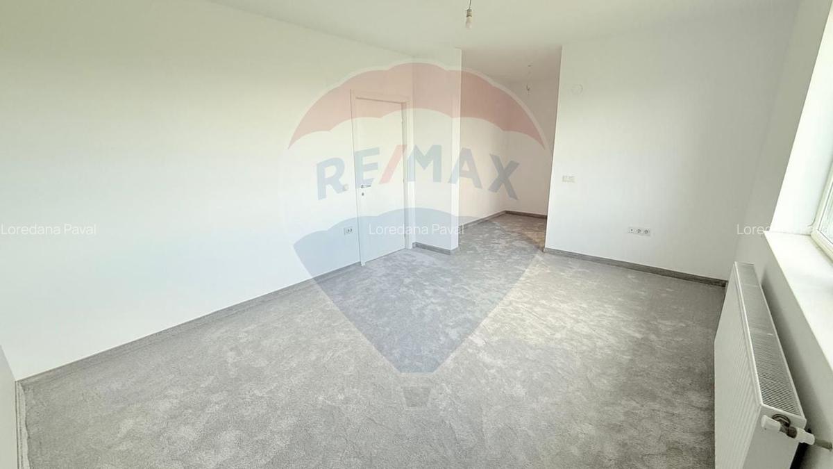 De vanzare Casa / Vila cu 4 camere - 17