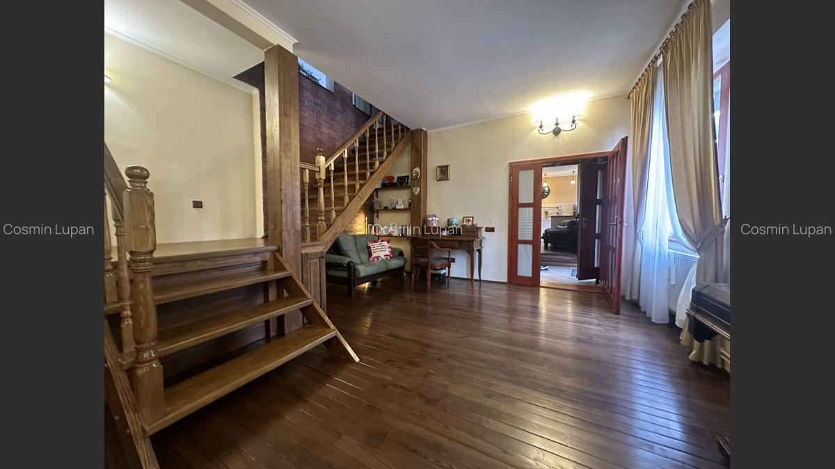 Casa, singur in curte, cu acces auto, ultracentral, Oradea - 8