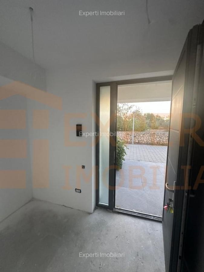 Vila deosebita de vanzare - zona Mamaia Nord pe malul lacului - 13