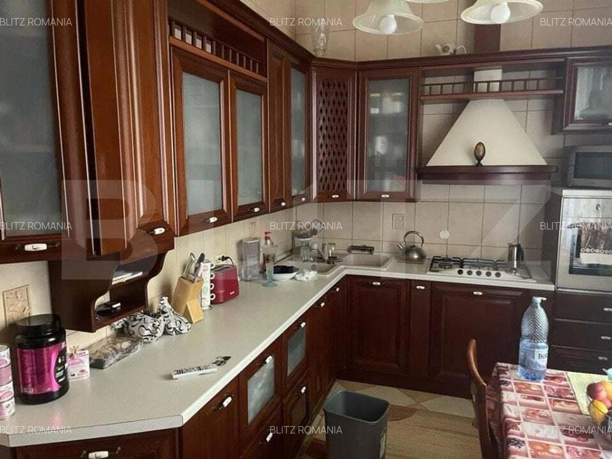 Casa 400 mp, teren 1300 mp, 3 niveluri, zona P-ta Chirila - 2