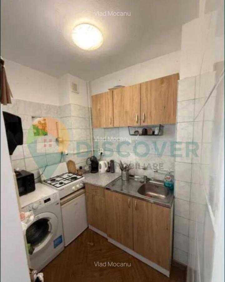 Zona Milcov , Garsoniera Renovata , 24 Mp , 30.000 EURO , Et - 3