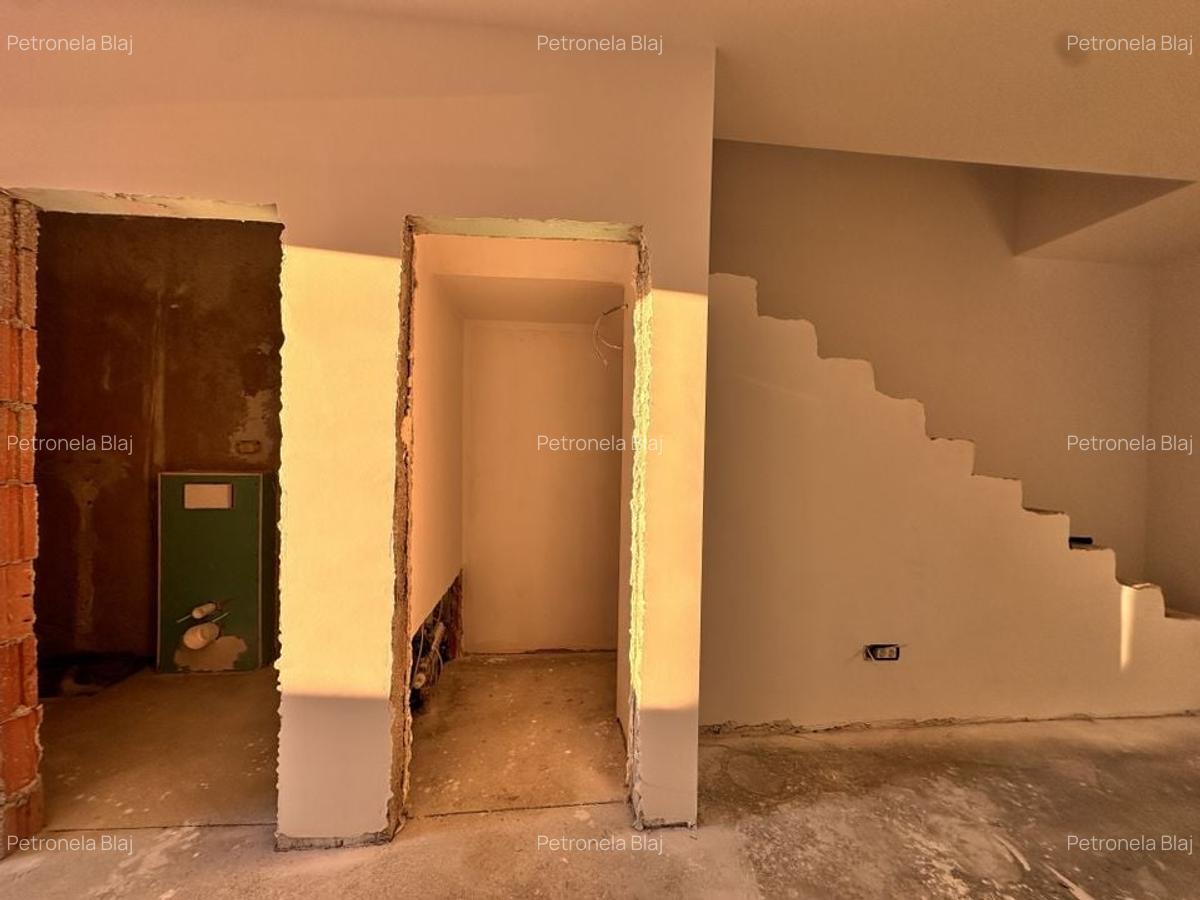 Duplex langa asfalt - LIDL - 6