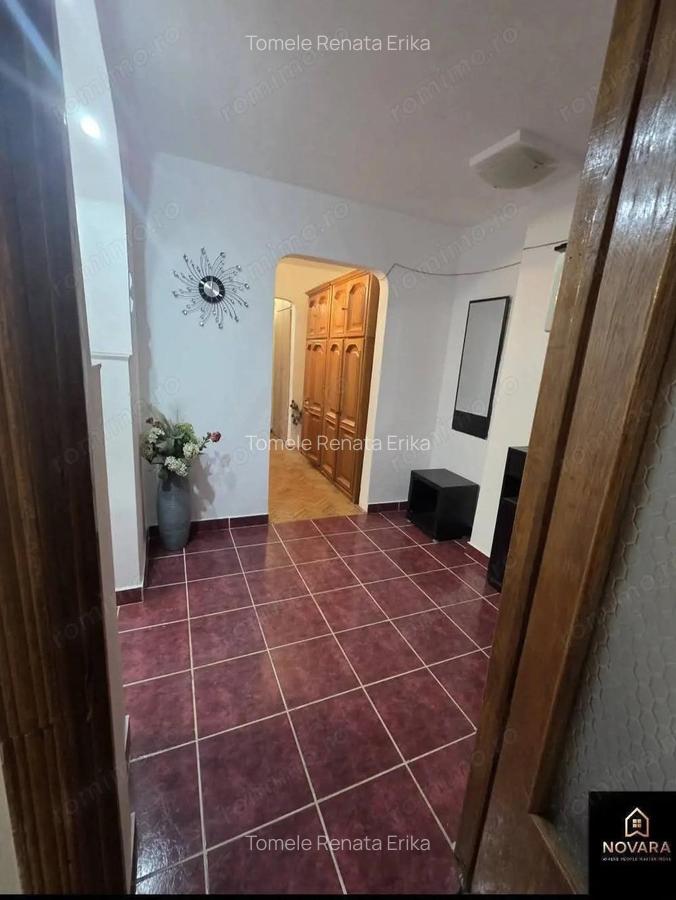 3 camere zona Decebal etaj 1 - 5