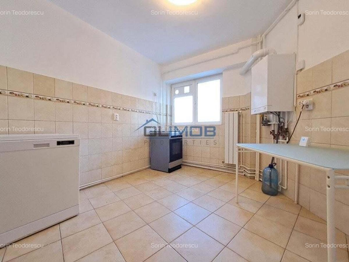 13 SEPTEMBRIE | DR. SARII | c-tie 2000 - 4 13 SEPTEMBRIE | DR. SARII | c-tie 2000 - 4