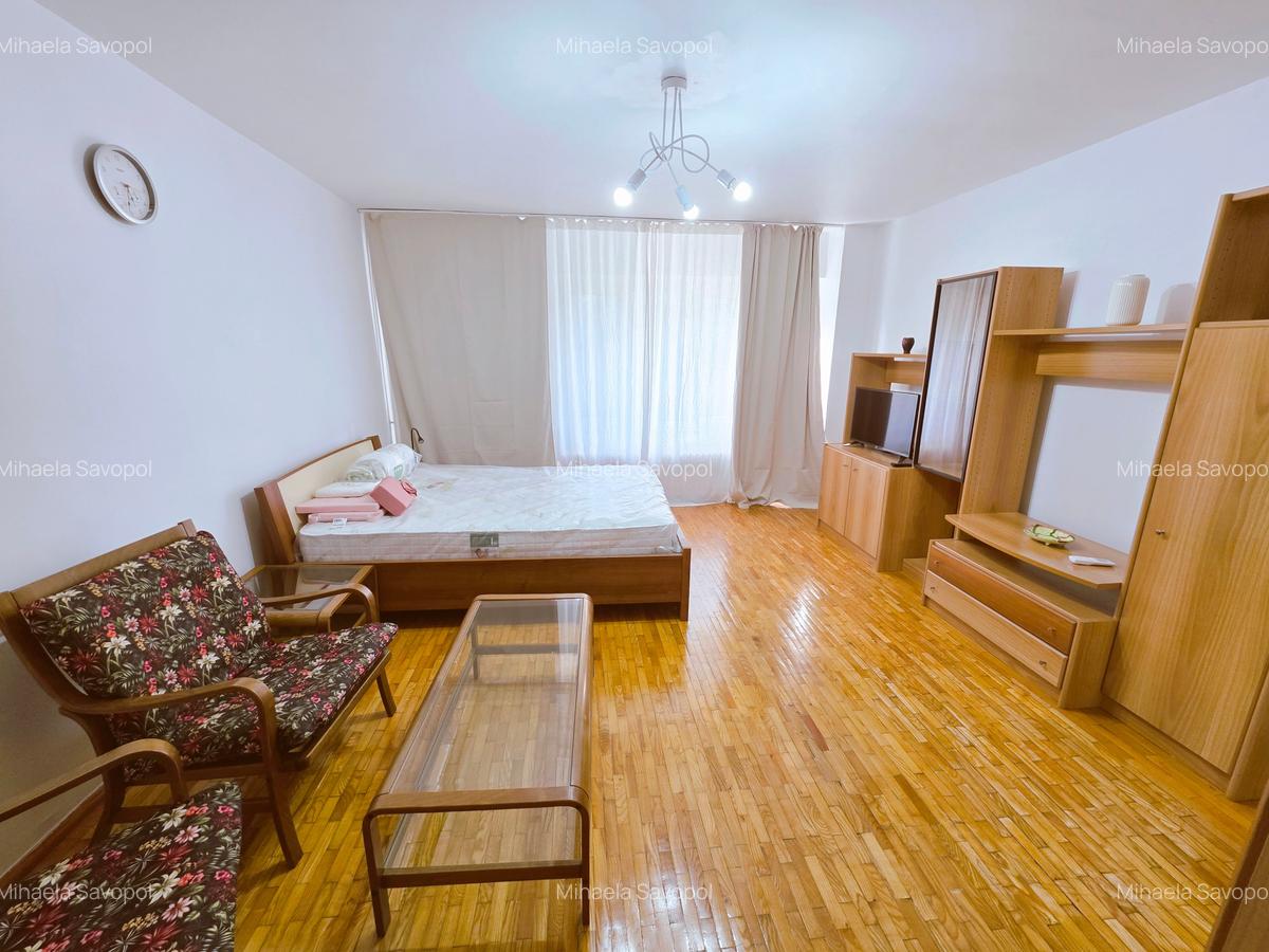 Garsoniera inchiriere Stirbei Voda bloc 1993 etajul 3/7 - 4