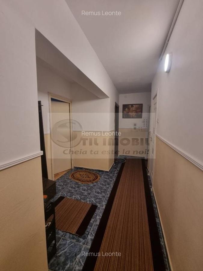 Apartament 4 camere, decomandat, 92.28 mp utili - Dacia - etaj 2/4 - 8
