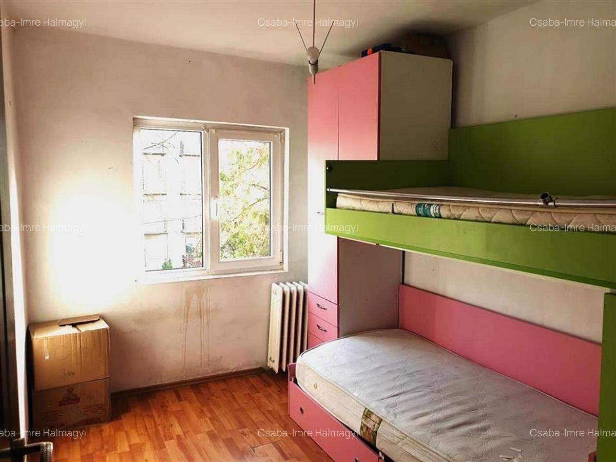 Apartament cu 3 camere Velenta, strada Razboieni - 13