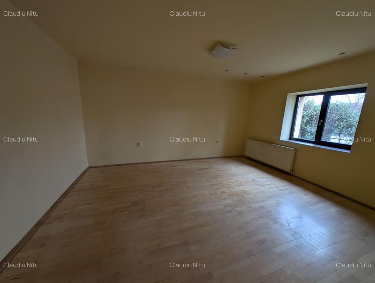 Vila S+P+M cu teren generos Dumbravita - 19