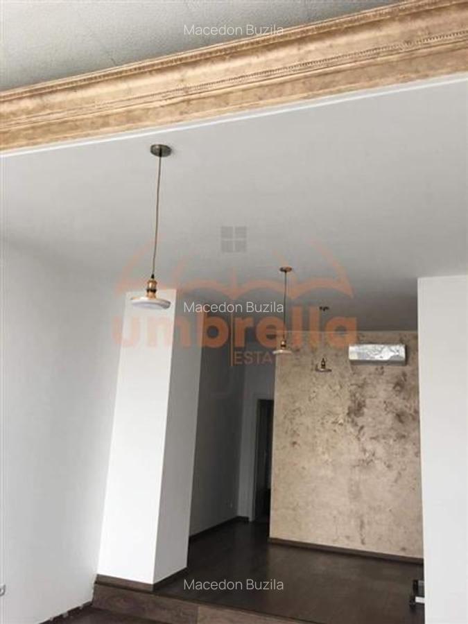 De vanzare spatiu comercial 39,64/? P-ta M. Viteazul - 1
