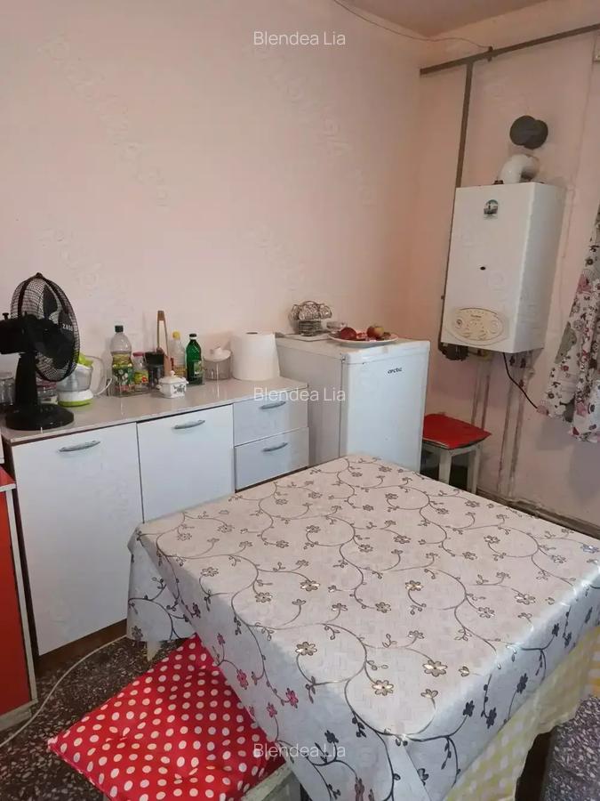 Apartament 3 camere decomandat - 2