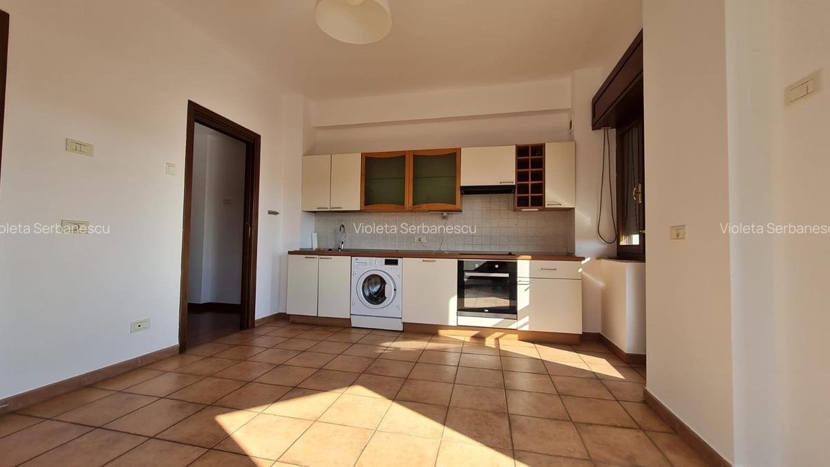 Inchiriere apartament 4 camere nemobilat sau mobilat zona Kiseleff | Garaj - 9 Inchiriere apartament 4 camere nemobilat sau mobilat zona Kiseleff | Garaj - 9