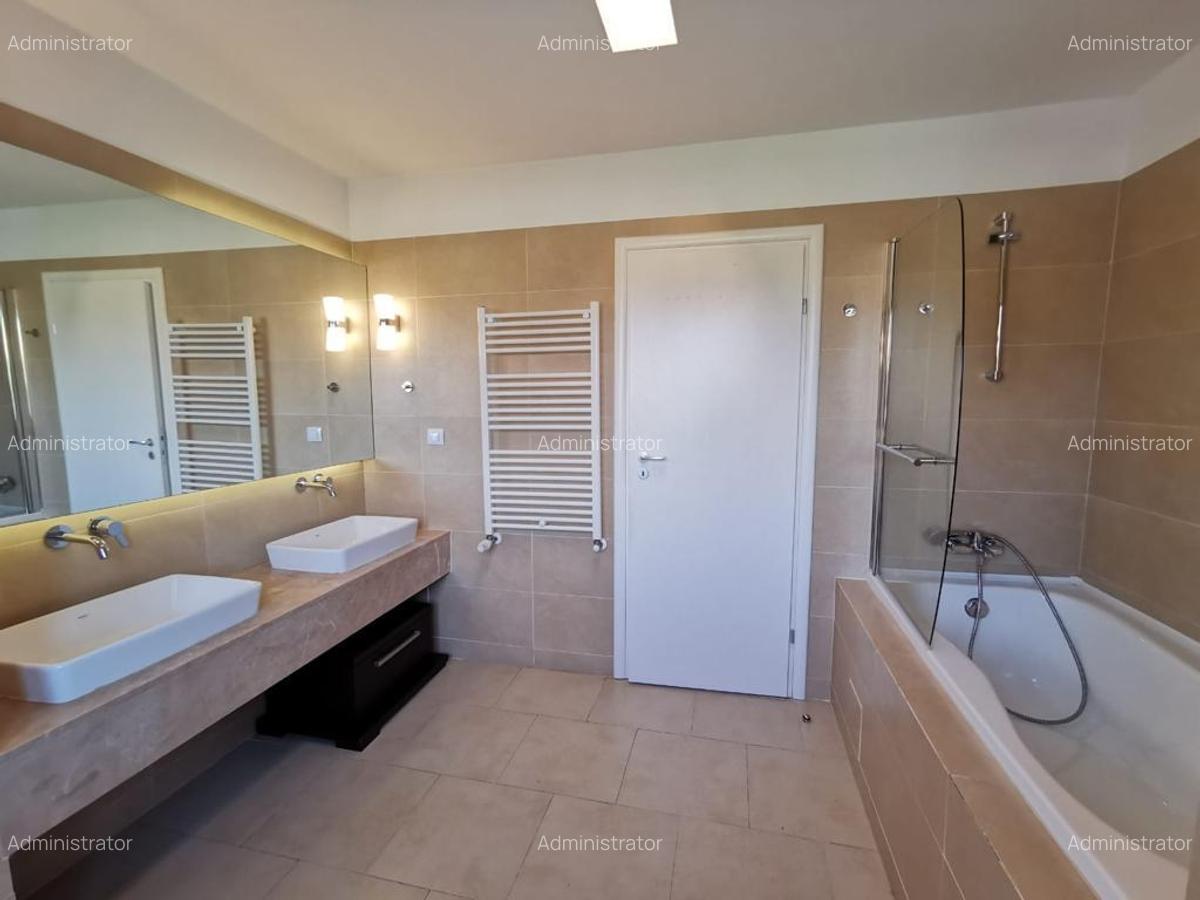 Oxford Gardens unfurnished/partially furnished 3 bedrooms villa - 5