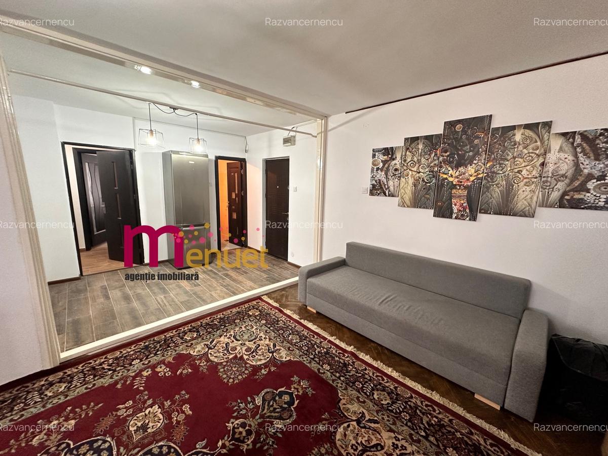 Apartament 3 camere ,zona Biserica cu Ceas,etaj 2 - 3
