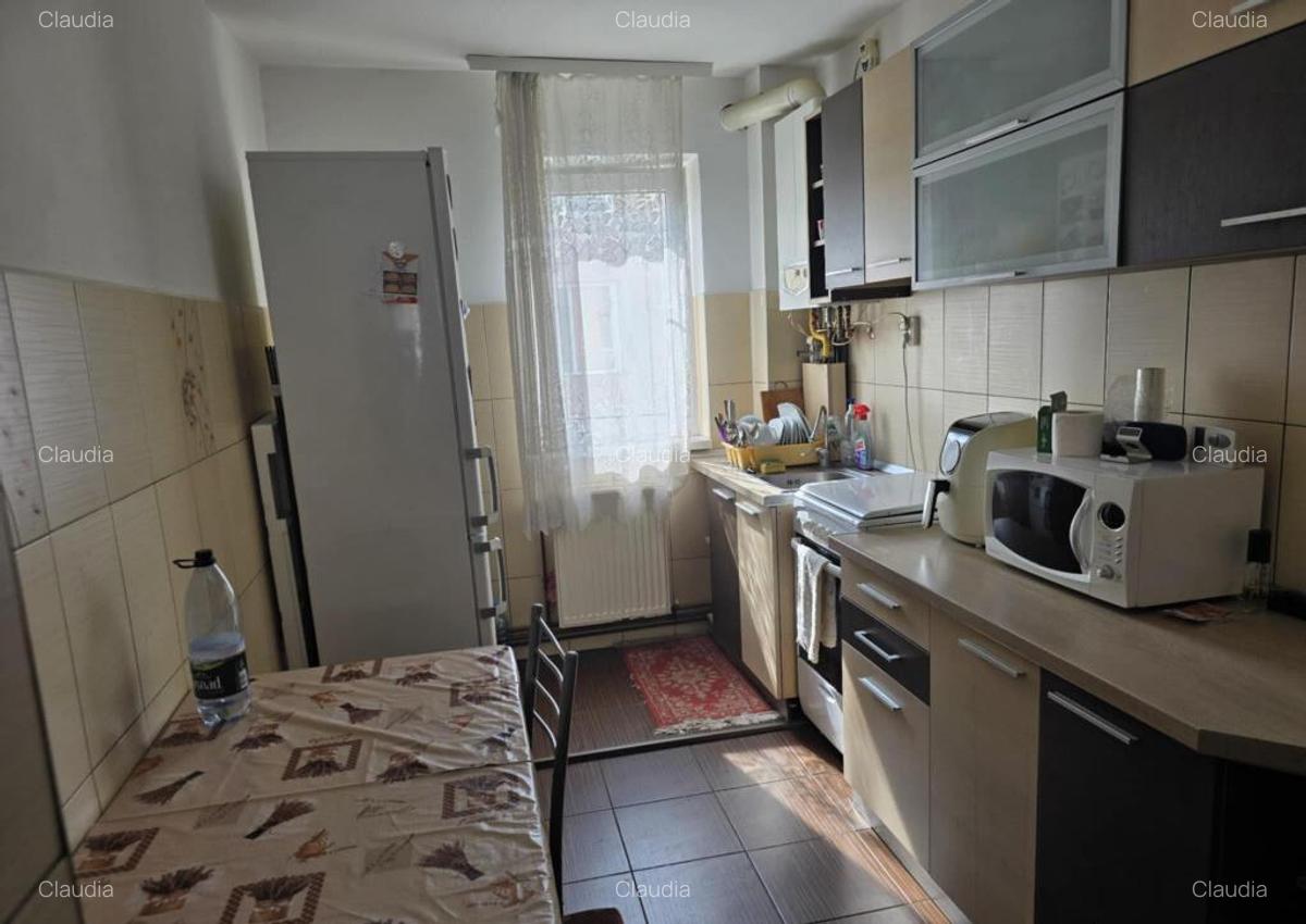 Apartament 2 camere zona TRACTORUL - 5
