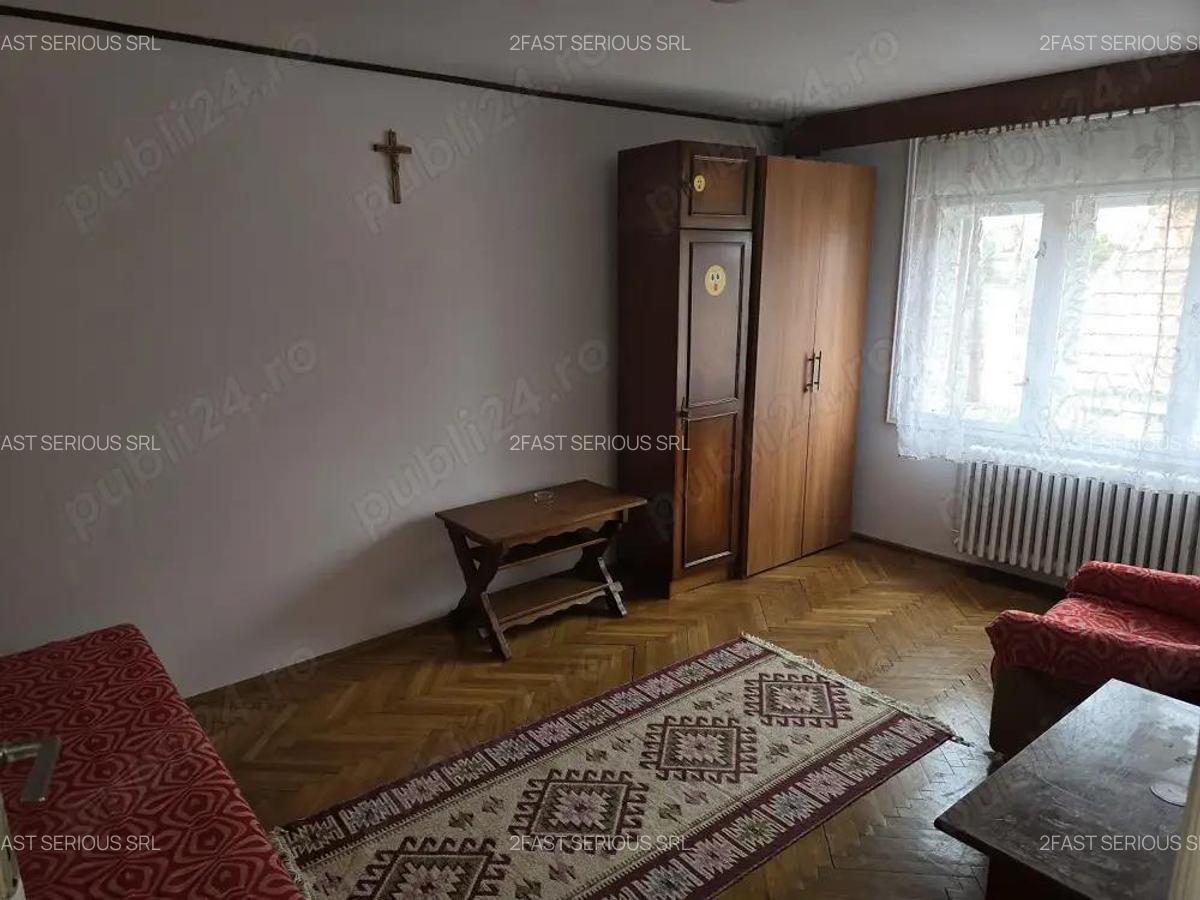Proprietar, inchiriez apartament cu 1 camera la mansarda, in zona Bogdanestilor colt cu Bld.Cetatii - 2